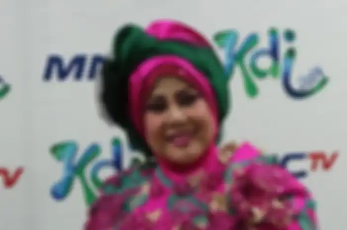 Elvy Sukaesih terkonfirmasi positif Covid-19, Sang putri beberkan kondisi terkini sang ibunda usai jalani perawatan