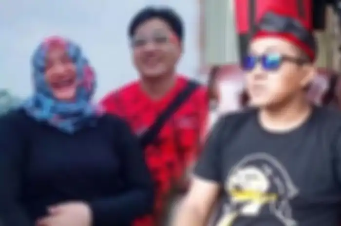 Teddy merasa terpojok setelah istrinya , Lina Jubaedah, meninggal duni.