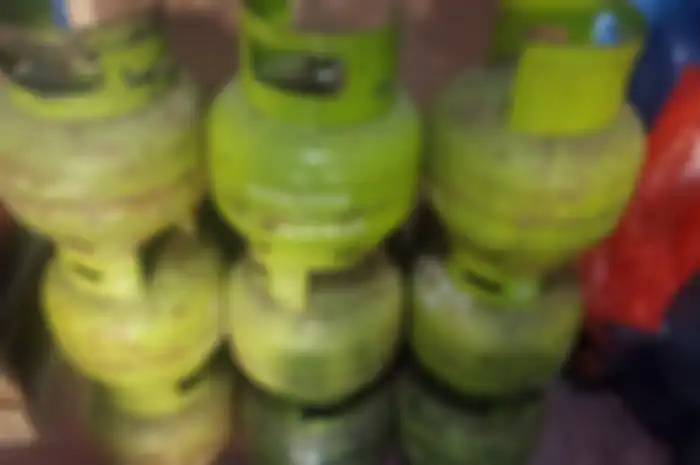 Gas elpiji 3 kg.   