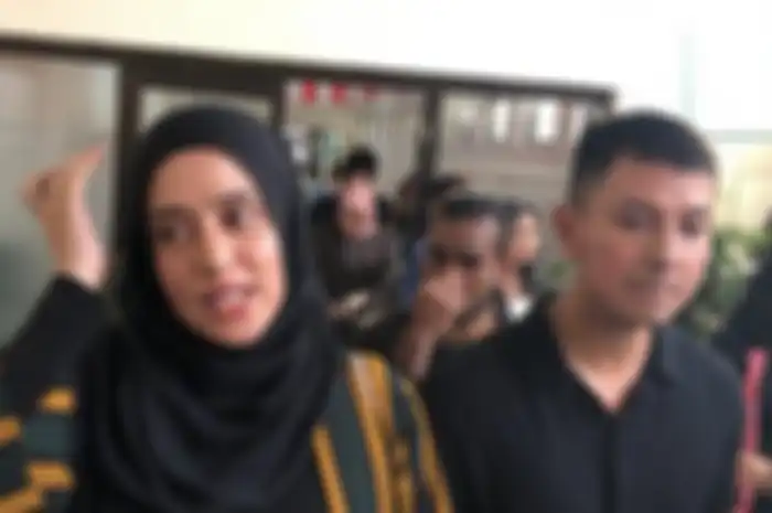 Fairuz A Rafiq dan Sonny Septian saat tiba di Pengadilan Negeri Jakarta Selatan untuk menjadi saksi kasus ‘Ikan Asin’, Senin (27/1/2020) 
