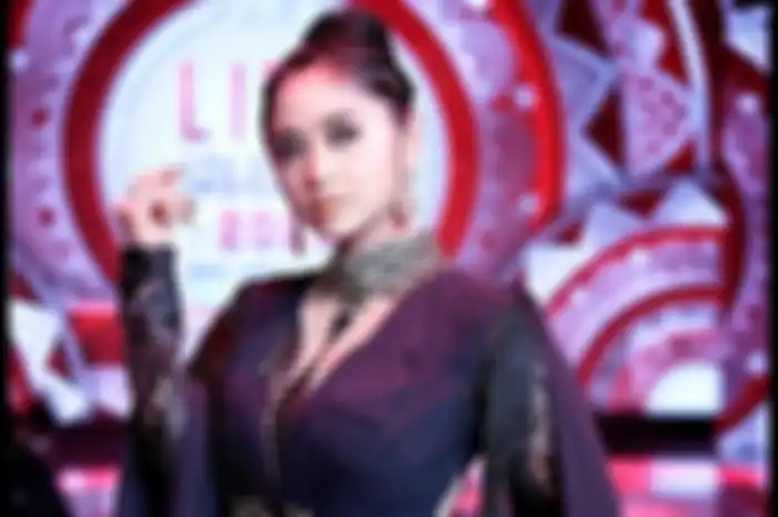 dewi perssik real