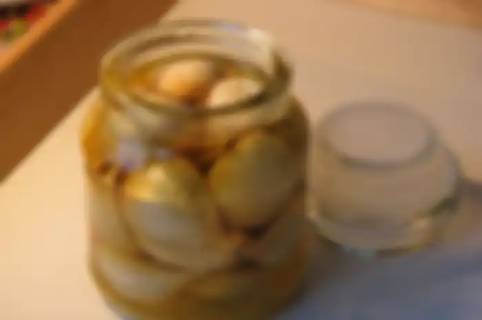4 manfaat air rendaman bawang putih jika diminum tiap pagi selama 10 hari.
