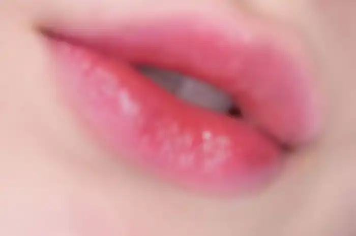 Bibir sehat, lembap, dan kenyal