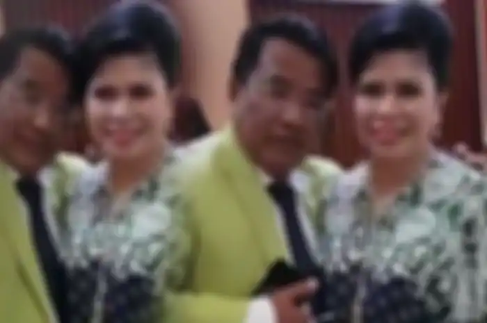 Hotman Paris dan istrinya