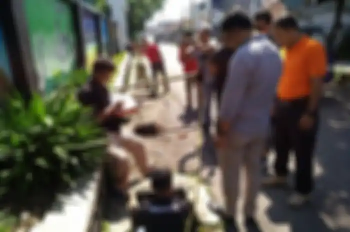 Satreskrim Polres Tasikmalaya terus menyelidiki pengungkapan kasus misteri kematian siswi SMP di gorong-gorong sekolahnya, Jumat (31/1/2020)
