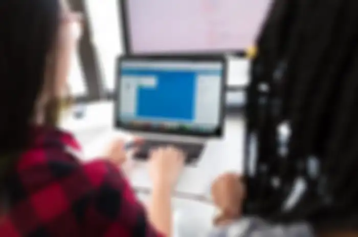 Para pelajar di Tiongkok harus beradaptasi dengan sekolah online karena Virus Corona