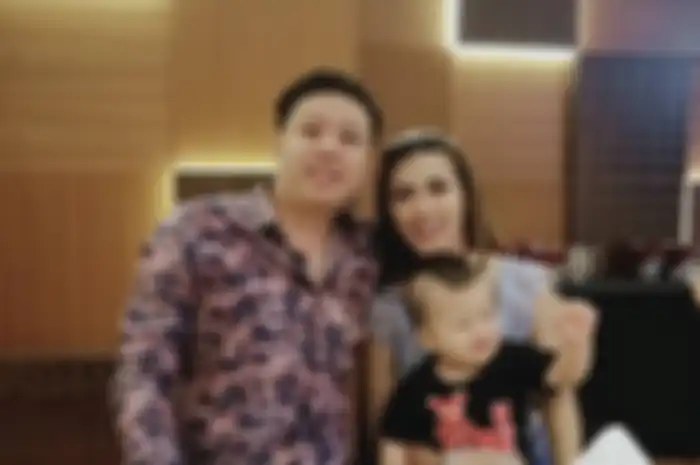 Kebersamaan Pablo Benua, Rey Utami, dan Anaknya, Aaron Tudor Benua.