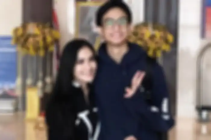 Iis Dahlia dan Devano Danendra