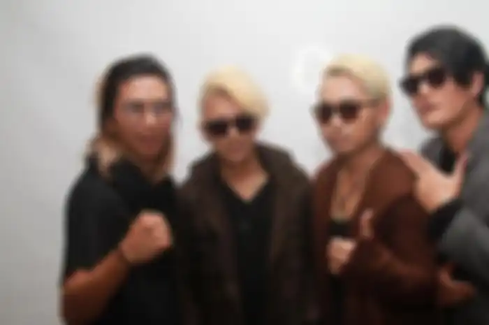 Lirik lagu dan cgord gitar 'Fallin' In Love' - J-Rocks