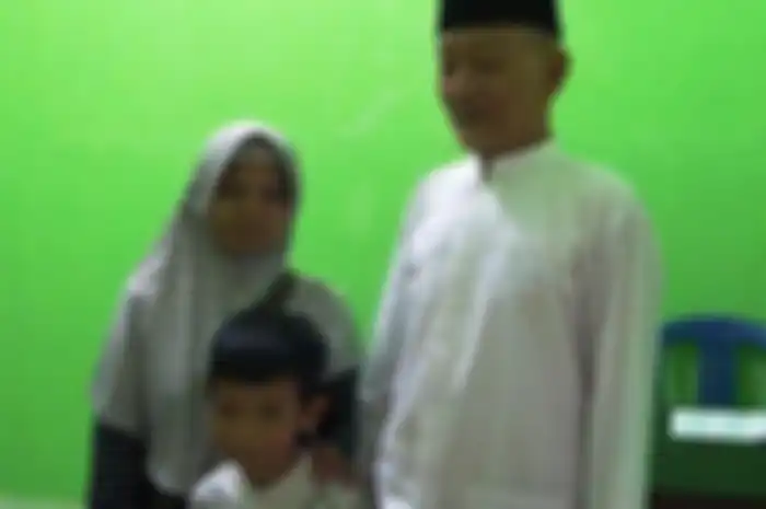Acun kakek usia 75 tahun disunat 