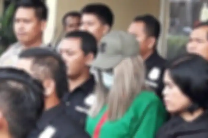 Lucinta Luna resmi ditetapkan sebagai tersangka