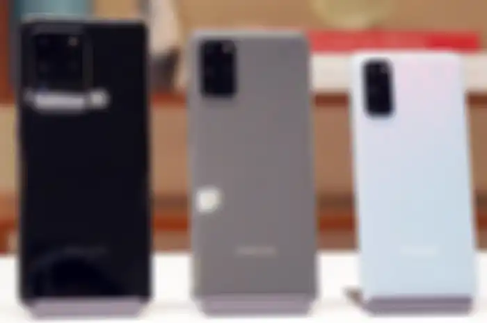 Samsung meluncurkan Galaxy S20, S20 Plus, dan S20 Ultra pada 11 Februari 2020 di San Francisco, AS. Trio ponsel ini bakal tersedia di Indonesia pada Maret 2020.
