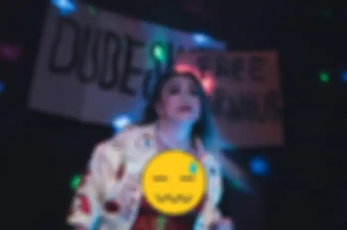 Leena Jung sebagai disk jokey (DJ)