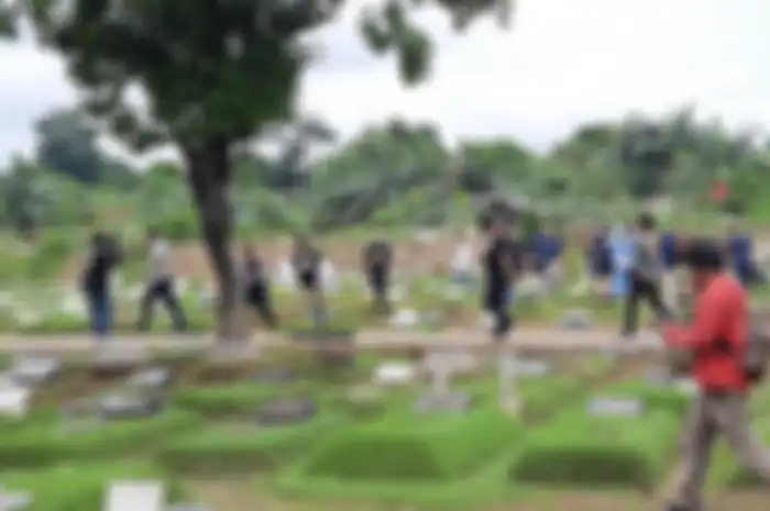 Tim ahli forensik telah melakukan autopsi pada jenazah anak Karen Pooroe, Zefania Carina di kawasan TPU Tanah Kusir, Jakarta Selatan, Rabu (19/2/2020).
