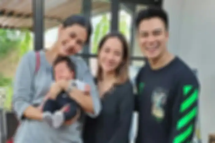 Baim Wong sambangi kediaman Bunga Citra Lestari. 