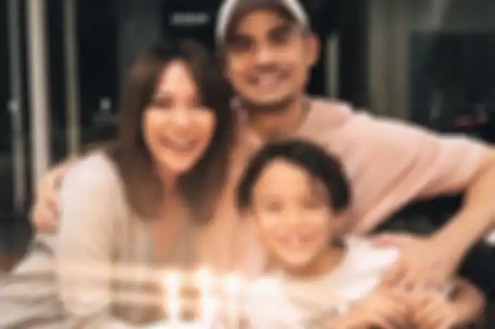 Keluarga Bunga Citra Lestari semasa Ashraf Sinclair masih hidup.