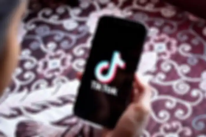 seorang bocah nyaris meregang nyawa saat sedang bermain aplikasi Tik-Tok