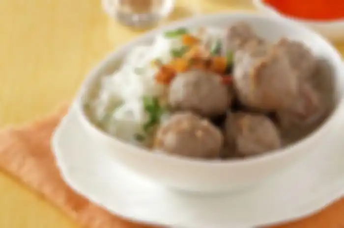 Suka Makan Bakso? Hati-hati! 5 Bahaya Ini Akan Menyerang Tubuh! Dari Hipertensi Hingga Penyakit Jantung