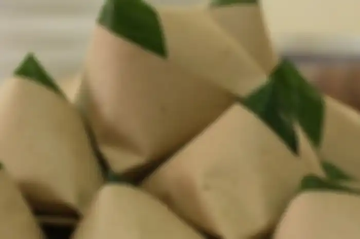 kertas nasi yang biasa dipakai bungkus makanan ternyata berbahaya bagi kesehatan