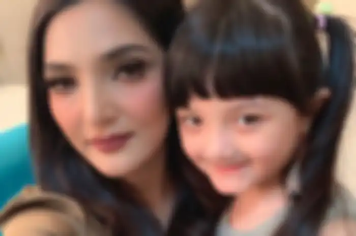 Ashandty dan anaknya, Arsy Addara M Nurhermansyah. 