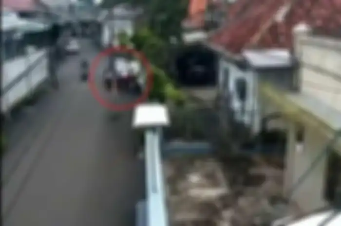 Wanita hamil tertabrak mobil di Palmerah Jakarta Barat.