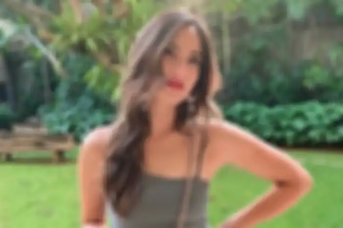  Nia Ramadhani 