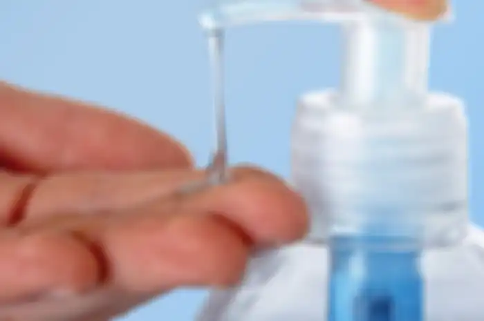 Berikut 4 Rekomendasi Hand Sanitizer yang Memiliki Kandungan Alkohol 70% Sesuai dengan Anjuran Untuk Mencegah Corona (ilustrasi hand sanitizer)