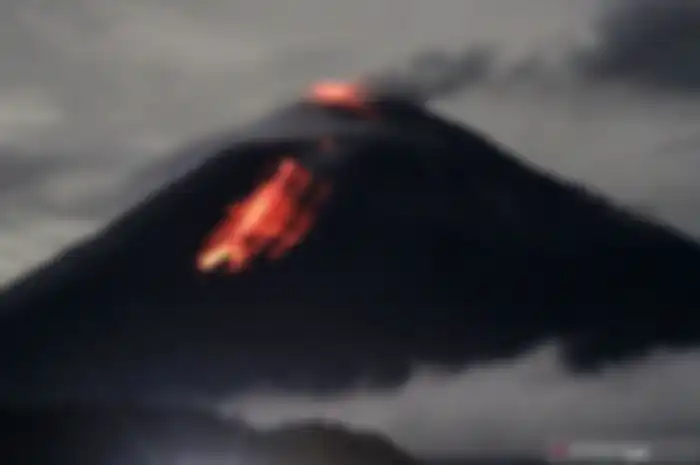 Erupsi lagi, guguran lava Gunung Semeru meningkat.