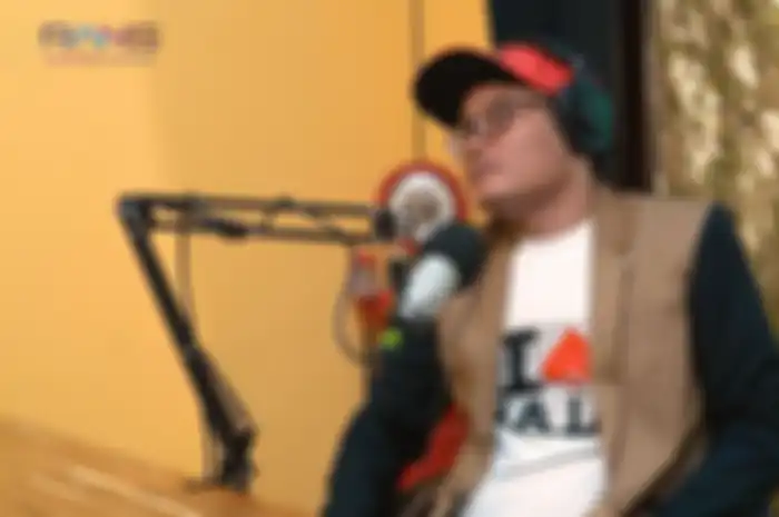 Sule saat ceritakan kisah hidupnya