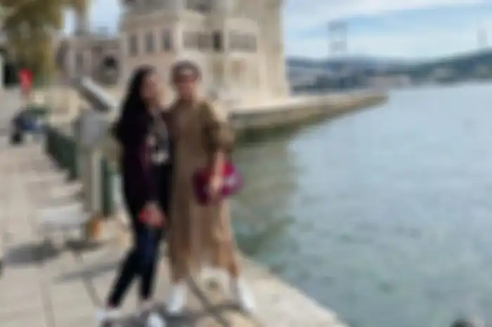 Potret Khirani Trihatmodjo dan Mayangsari saat berlibur ke Istanbul, Turki