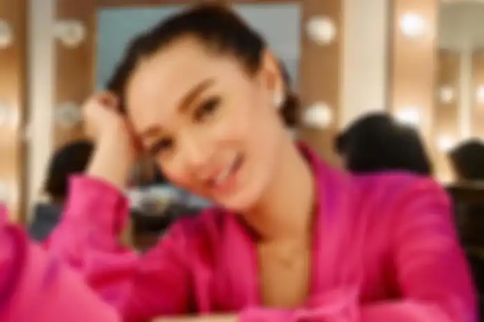 Zaskia Gotik pamerkan pacar barunya yang katanya orang biasa