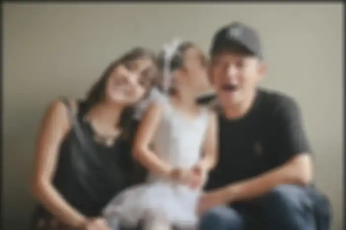 Potret Gisella Anastasia bersama Gading Marten dan Gempi.