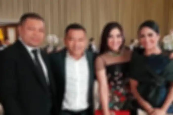 Beda dengan Krisdayanti yang Plesiran ke Swiss Seperti Tak Takut Virus Corona, Anang Hermansyah Justru Jaga Rumahnya Agar Tetap Steril, Wajibkan Tamu Cek Suhu Tubuh Cuci Tangan Hingga Kaki