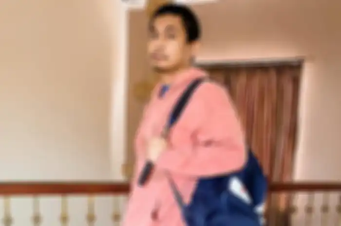 temannya meninggal dunia usai terpapar corona, Raditya Dika mengajak masyarakat untuk tak lagi remehkan virus ini