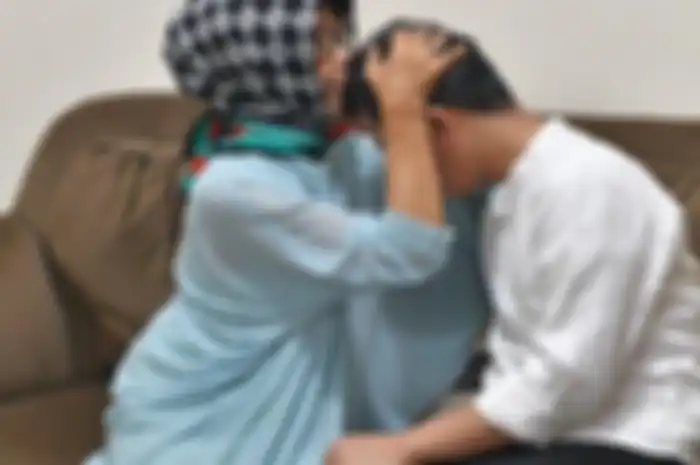Momen Gibran Rakabuming peluk cium sang nenek saat minta restu saat jadi walikota Solo
