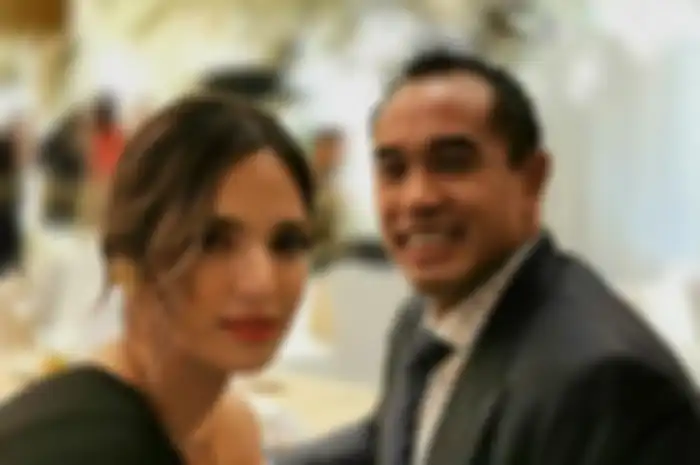 Ardi Bakrie berikan kejutan spesial di 10 tahun pernikahannya bersama Nia Ramadhani 