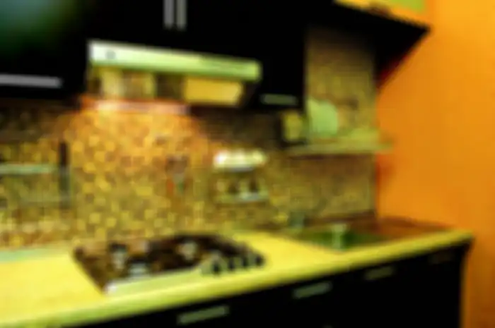 Mozaik cocok dipakai untuk dinding dapur. Selain tahan panas (api) juga licin (mudah dibersihkan). 