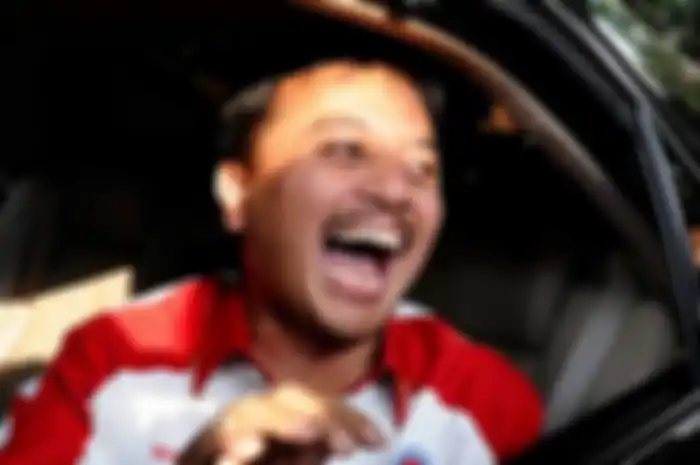 Roy Suryo tanggapi video viral warganet yang temukan chip dalam ktp-el