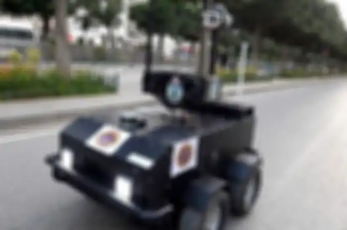 Inilah PGuard. Robot polisi yang diterjunkan pemerintah Tunisia untuk menyukseskan lockdown virus corona