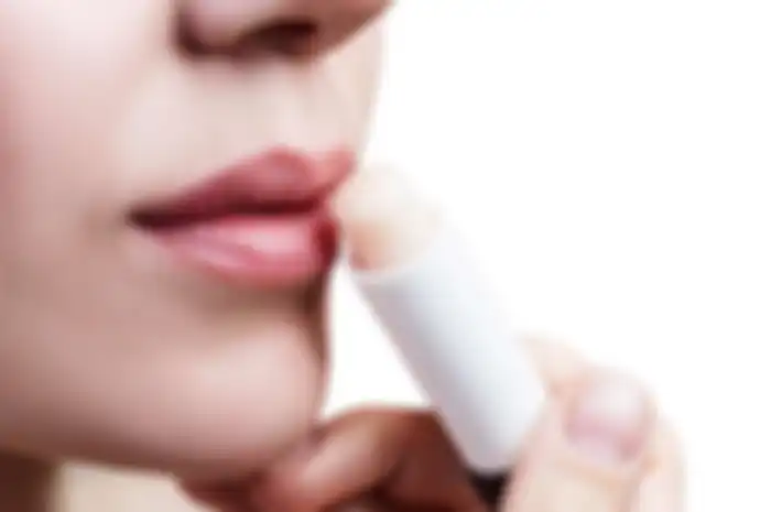 3 Rekomendasi lip balm minimarket untuk bibir kering dan pecah-pecah.