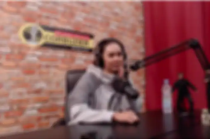 Model Kalina Oktarani menjadi bintang tamu podcast Deddy Corbuzier
