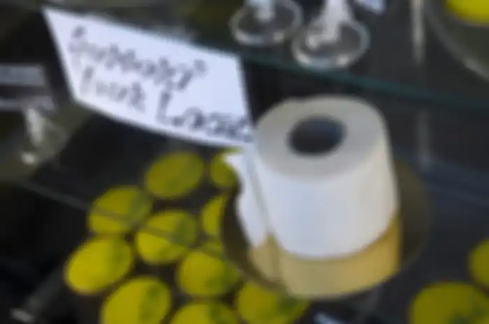 Tak Jadi Gulung Tikar, Toko Roti di Finlandia Ini Bikin Kue Berbentuk Gulungan Tisu Toilet 