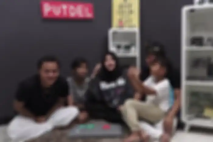 Sule dan keempat anaknya