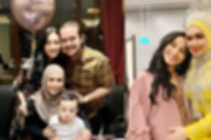 Gaya Hidup Tya Arifin Menantu Siti Nurhaliza