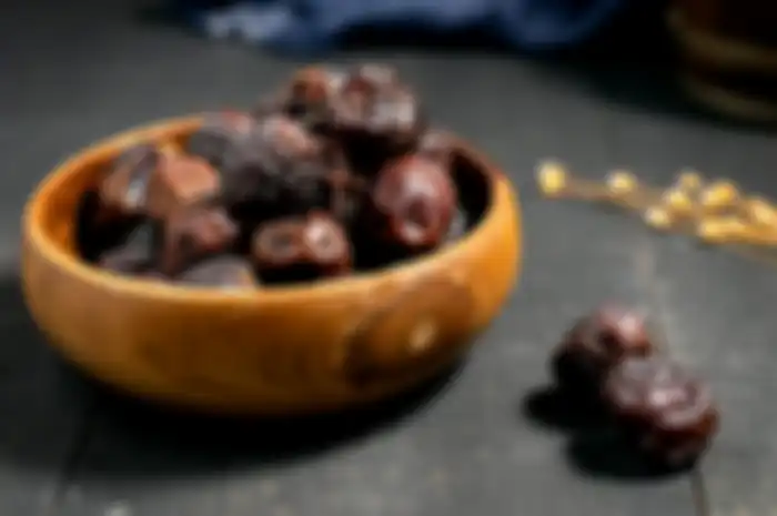 Kurma telah menjadi kudapan yang identik dengan bulan Ramadhan. Simak manfaat dan penjelasan secara ilmiahnya.