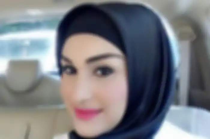 Rita Hasan meninggalkan dunia gemerlap dan pilih hijrah