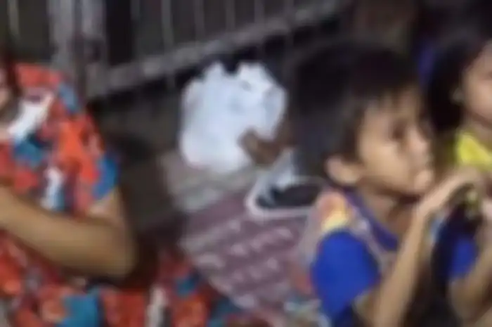 Mulyanti terpaksa menggelandang bersama 4 anak dan suaminya