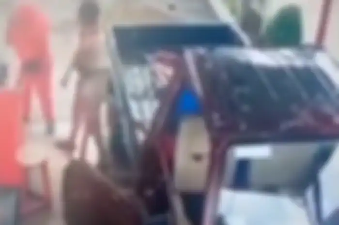 Viral video pemukulan terhadap petugas SPBU oleh sopir mobil pikap