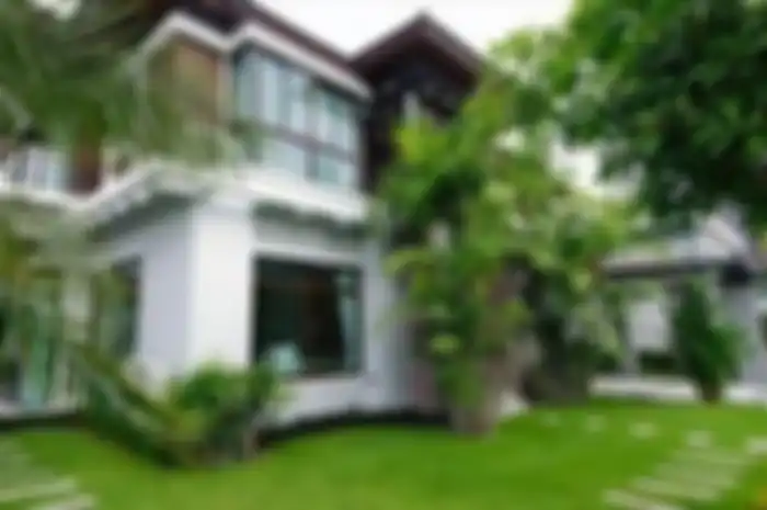 Hunian Mewah Bergaya Tropis milik Stefan William