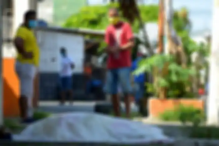 Mayat di Guayaquil, Ekuador yang belum terurus petugas.